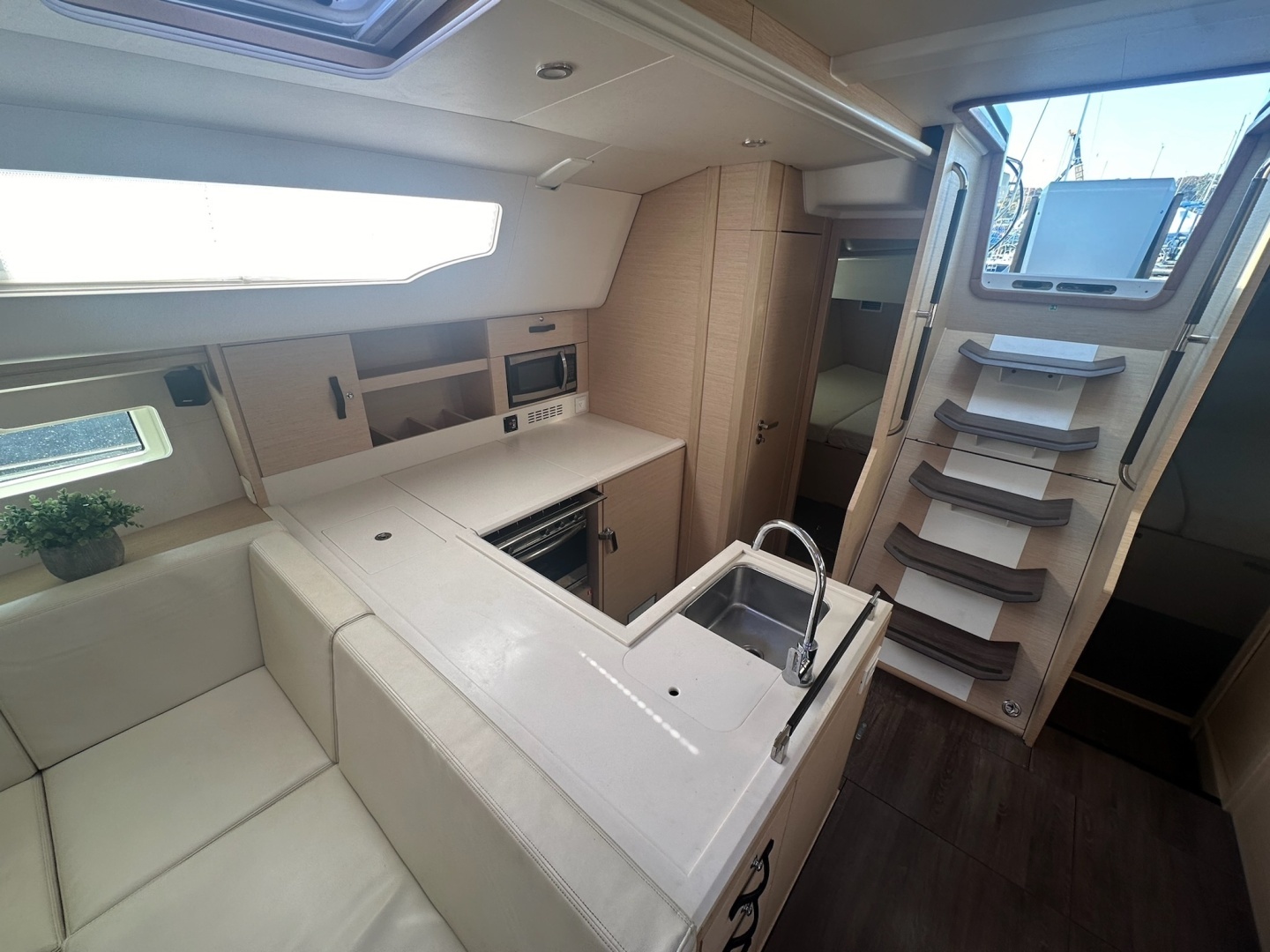 Jeanneau 51 Yacht For Sale