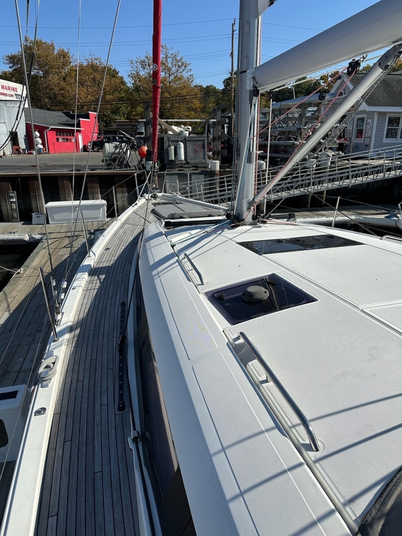 Jeanneau 51 Yacht For Sale