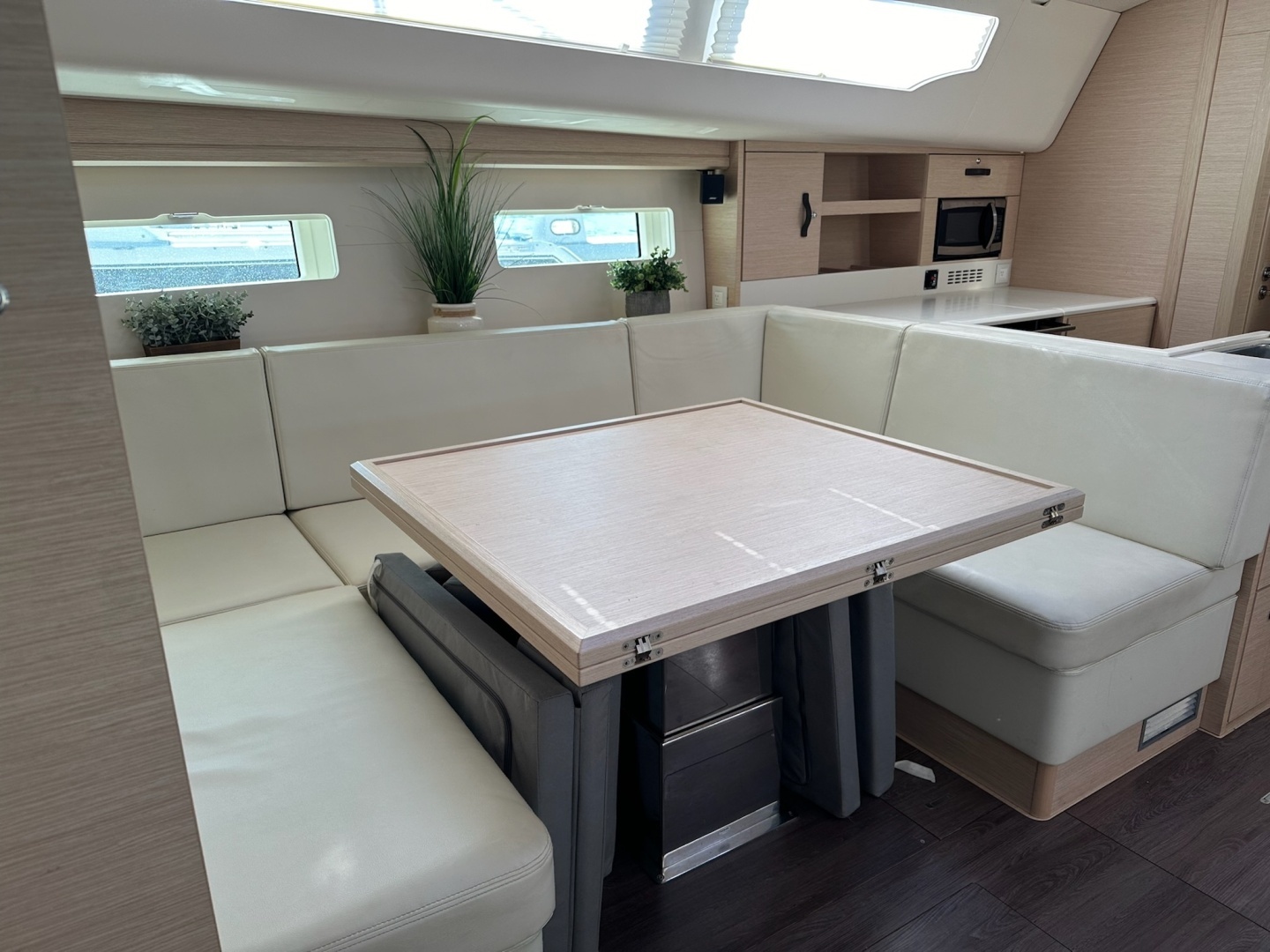 Jeanneau 51 Yacht For Sale