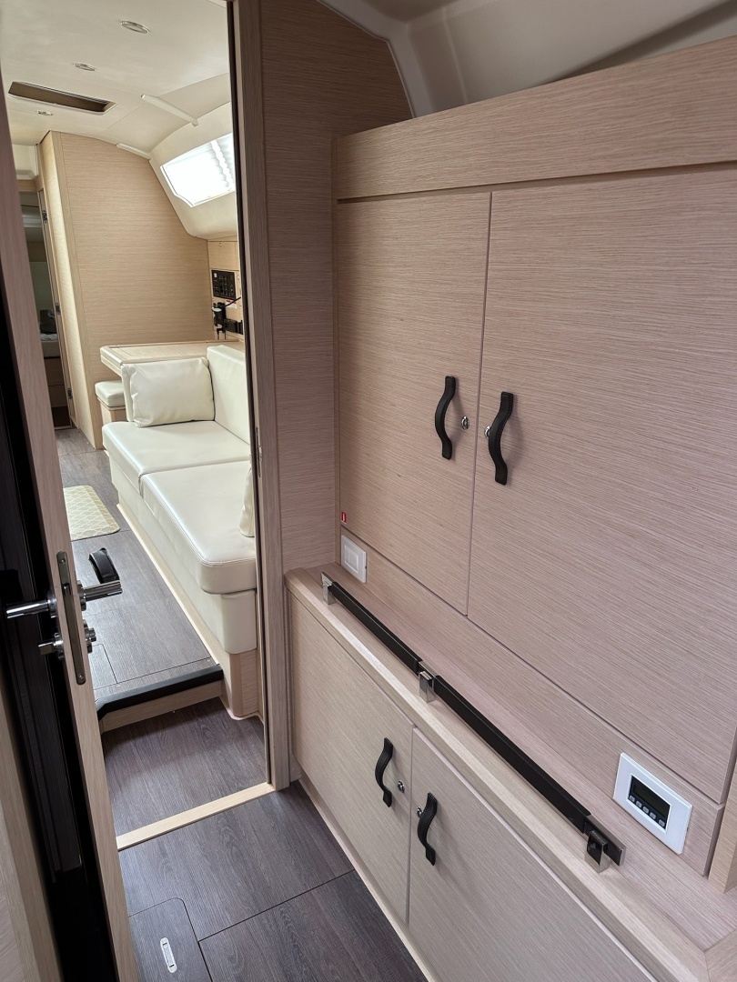 Jeanneau 51 Yacht For Sale