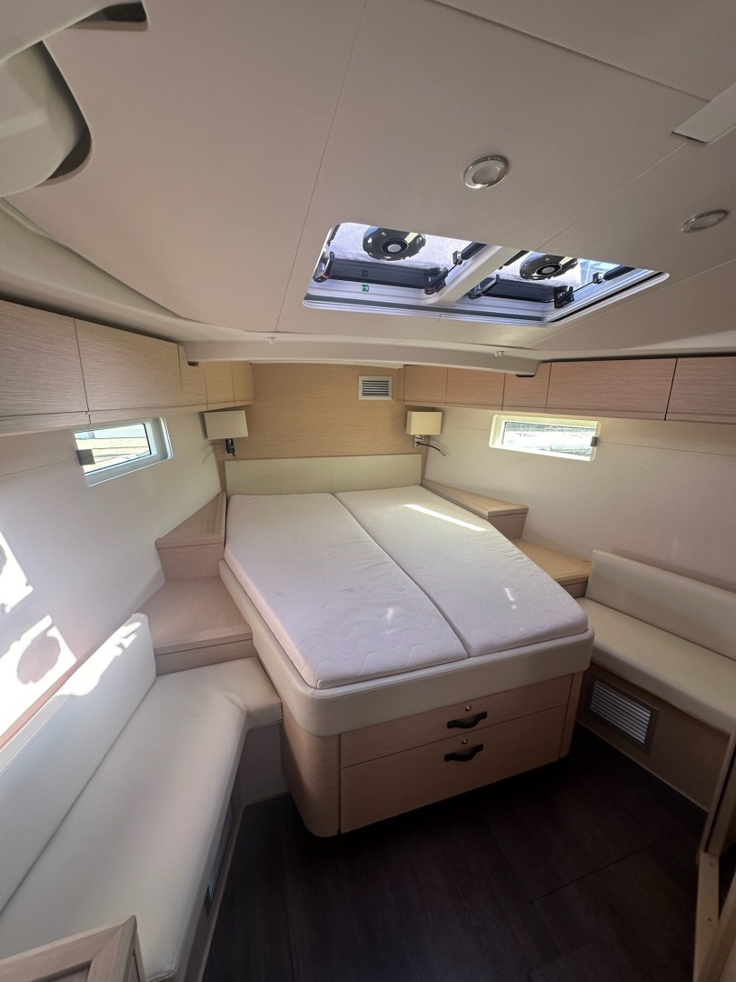 Jeanneau 51 Yacht For Sale