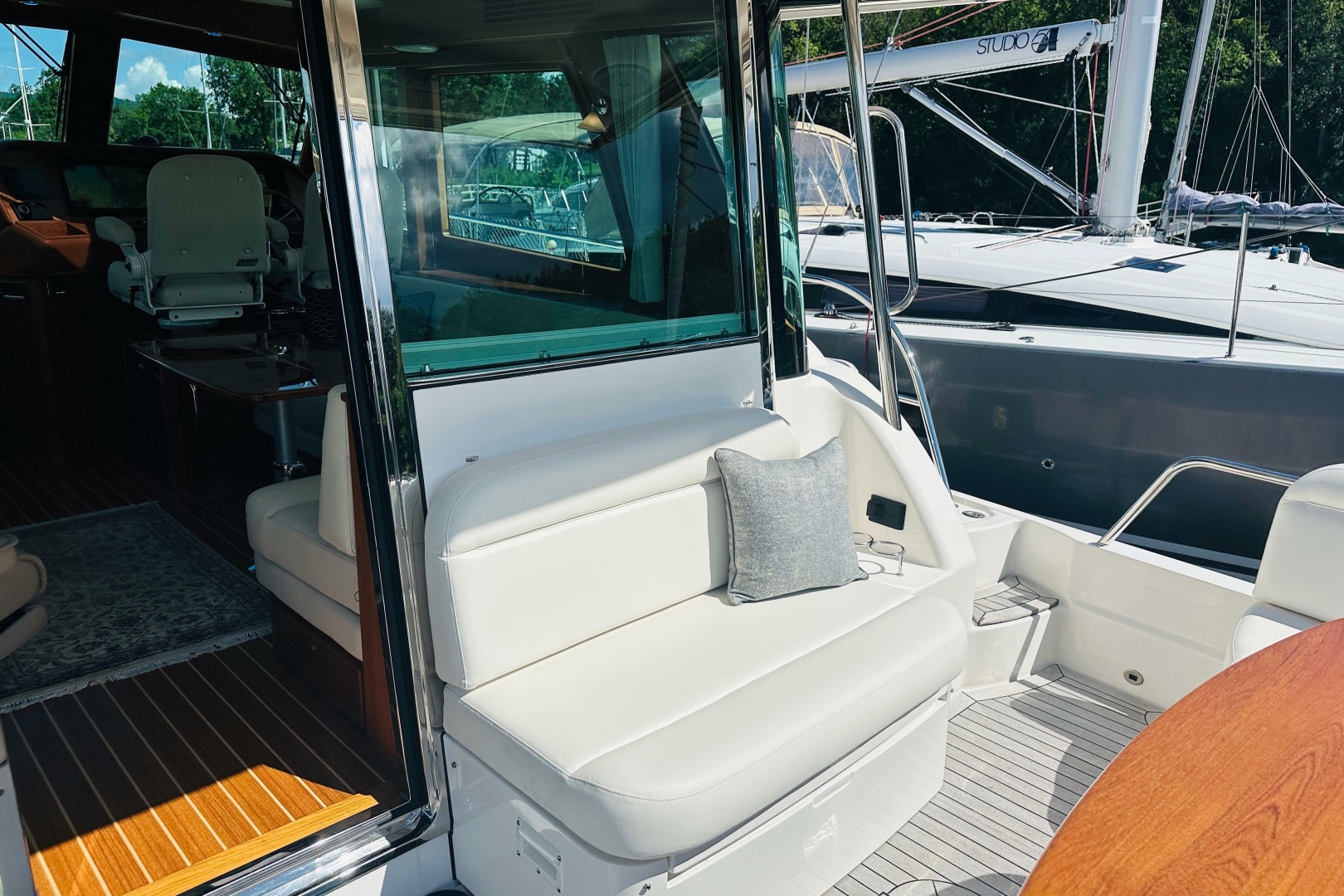 2025 Sabre 48 Salon Express