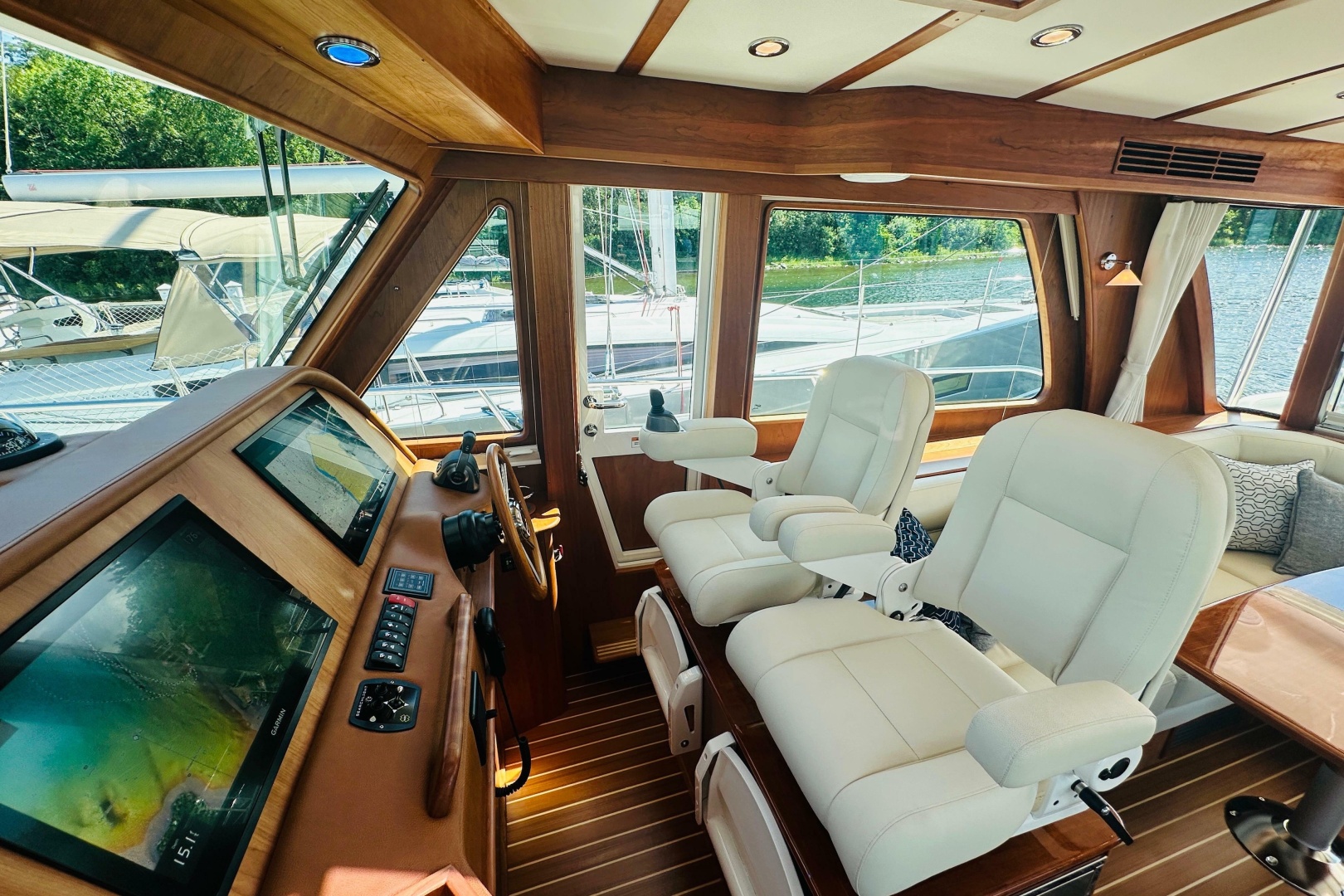 2025 Sabre 48 Salon Express