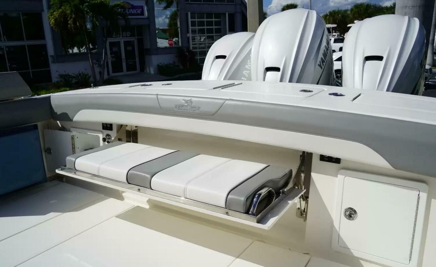 Regulator 37 Yacht For Sale