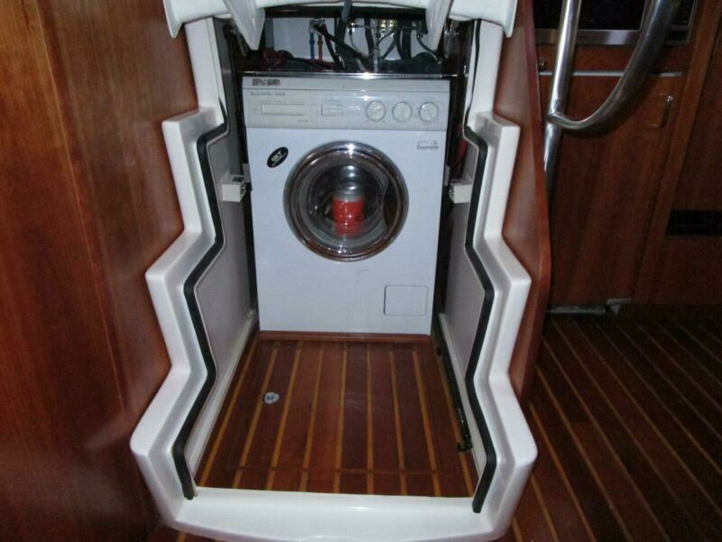 Tiara Yachts 5200 Express Yacht For Sale