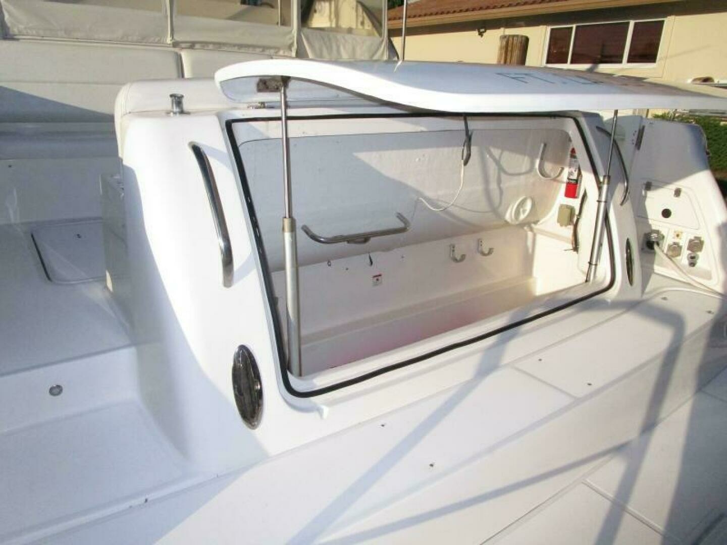 Tiara Yachts 5200 Express Yacht For Sale
