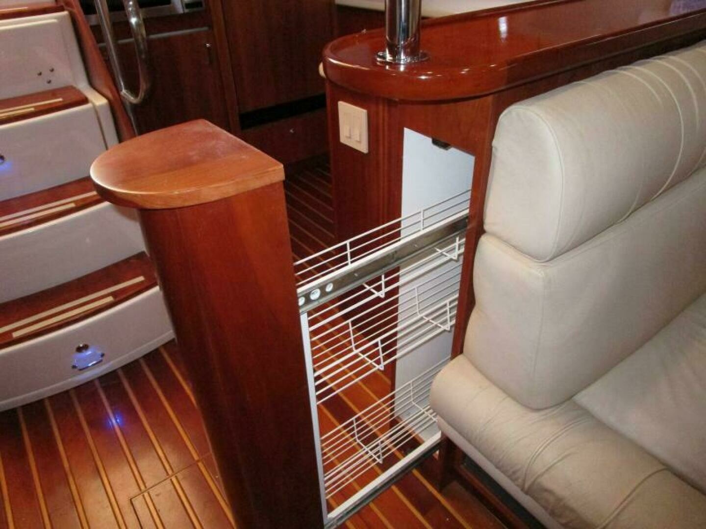 Tiara Yachts 5200 Express Yacht For Sale