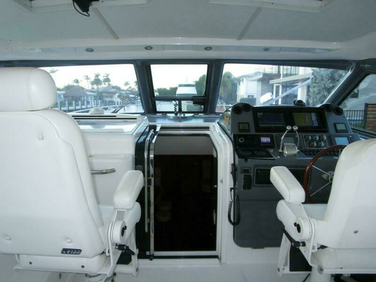 Tiara Yachts 5200 Express Yacht For Sale