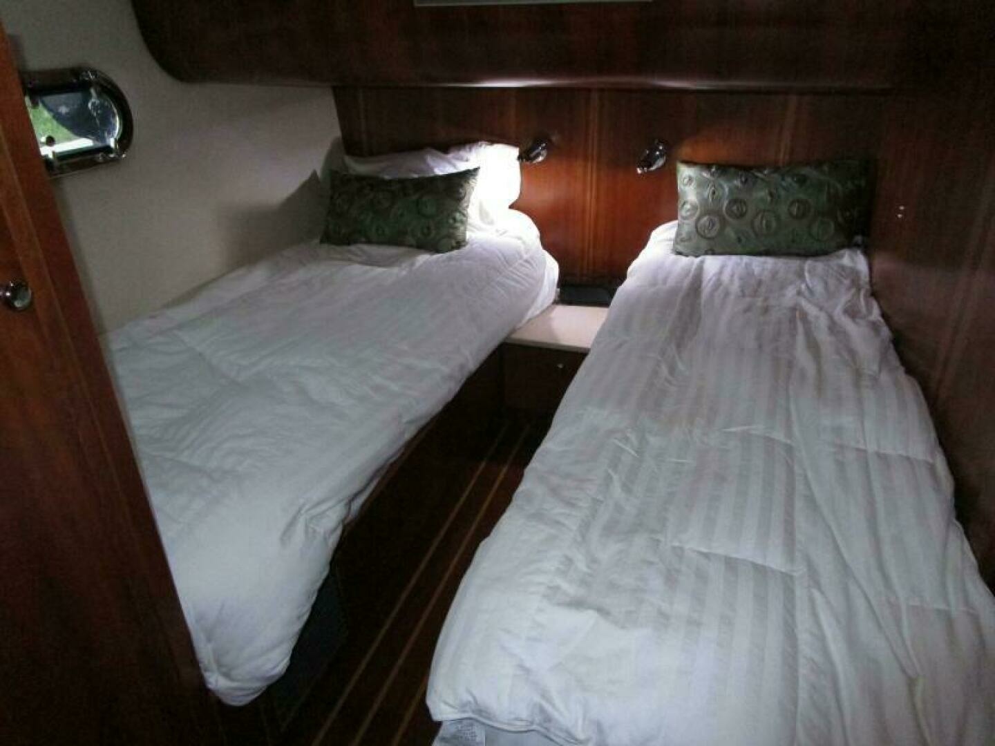 Tiara Yachts 5200 Express Yacht For Sale