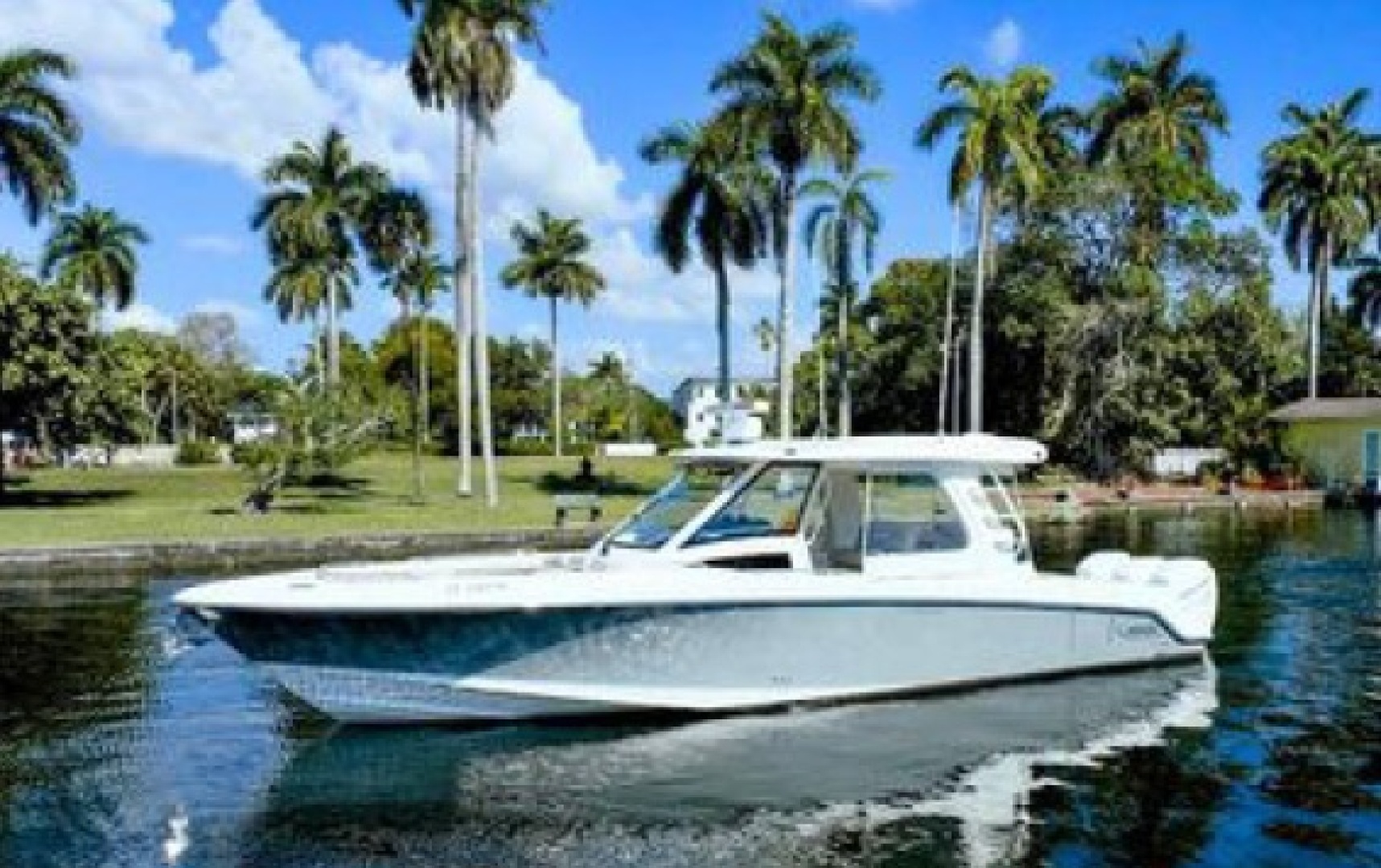 Boston Whaler 350 Realm Yacht For Sale
