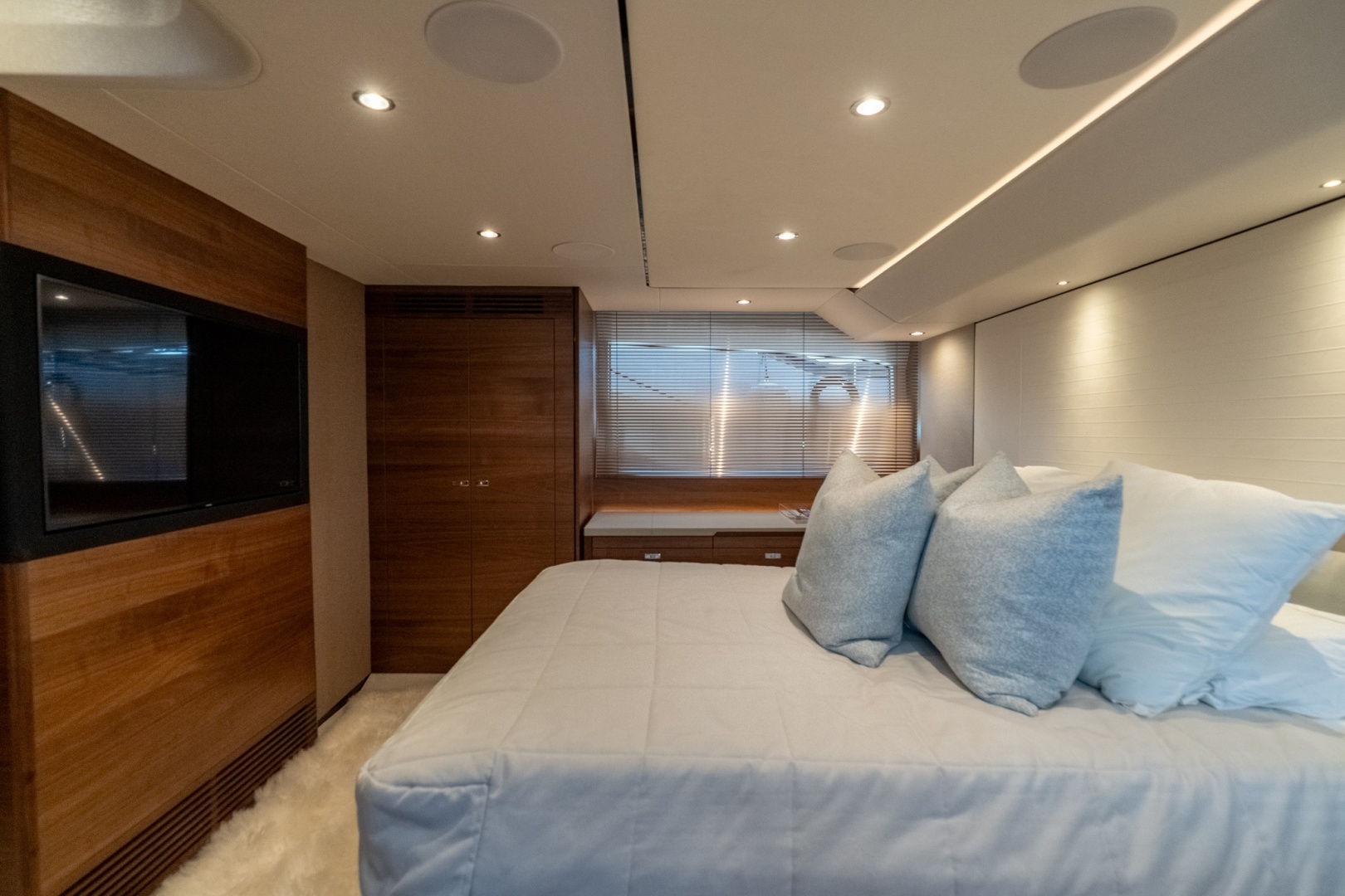 2021 Princess F55