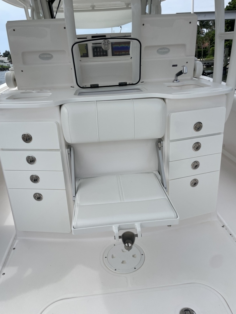 Everglades 355CCX Yacht For Sale
