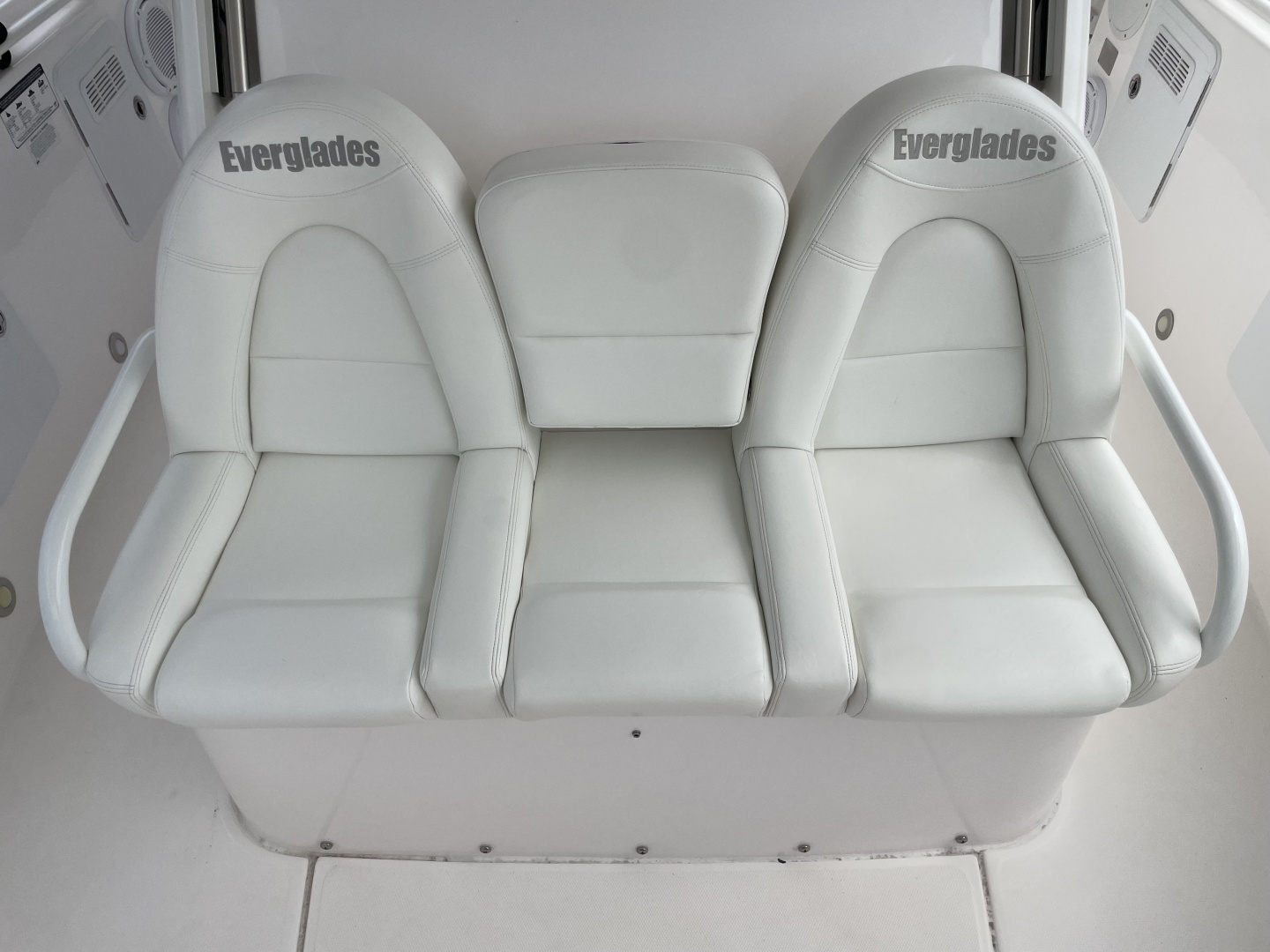 2015 Everglades 355CCX
