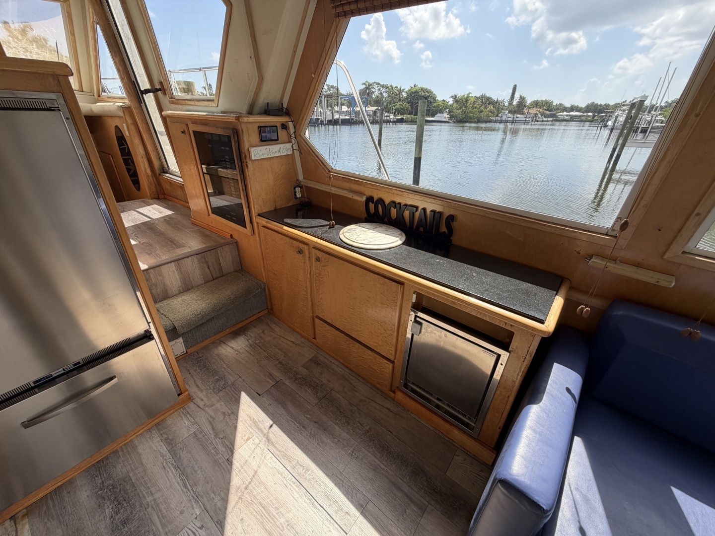 Navigator 5300 Yacht For Sale