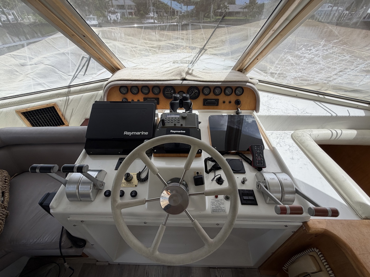 1999 Navigator 5300