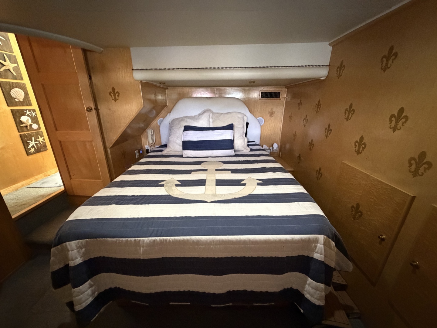 Navigator 5300 Yacht For Sale