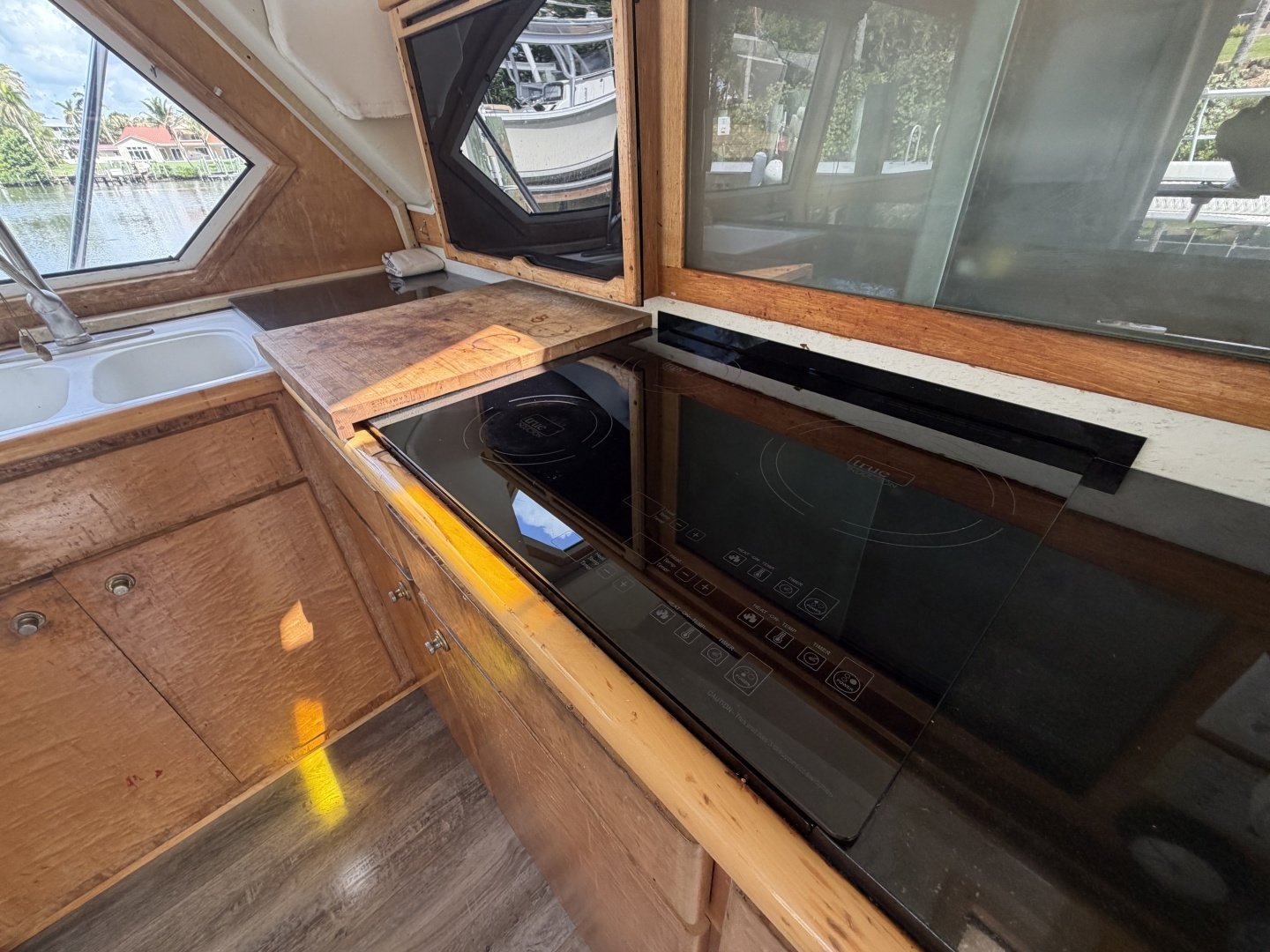 Navigator 5300 Yacht For Sale