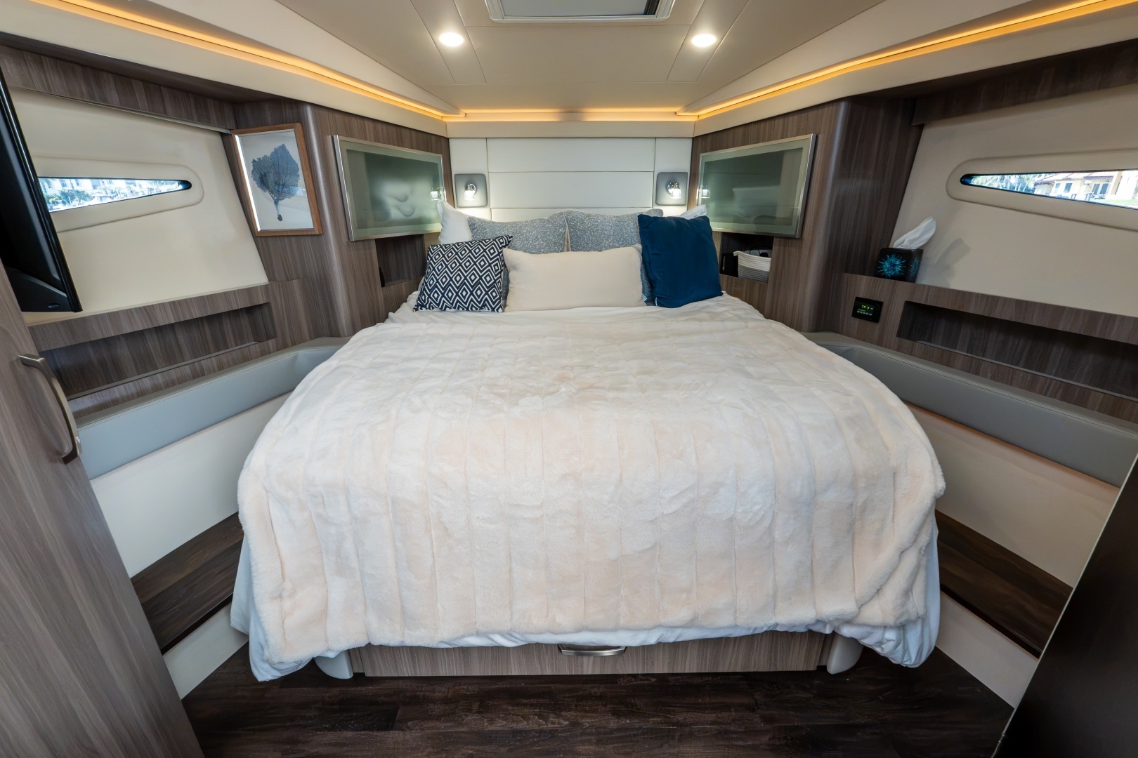 Regal 42 XO Yacht For Sale