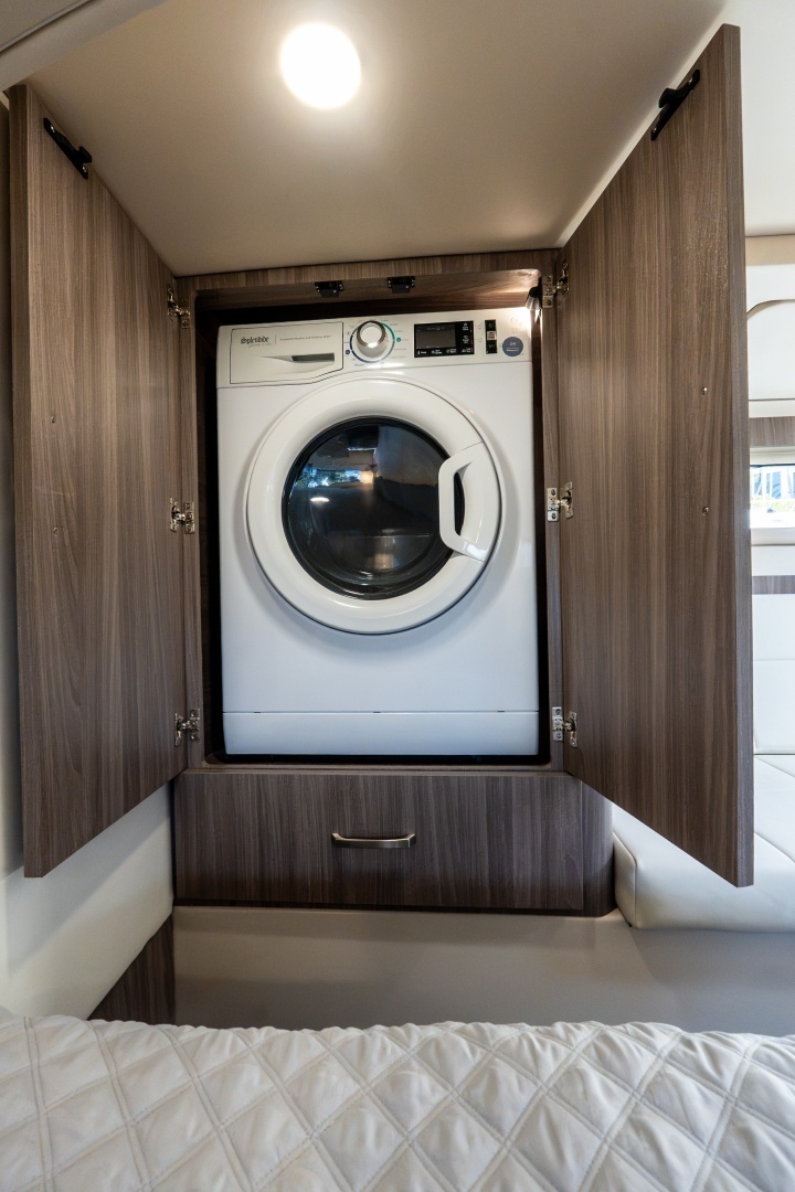 Regal 42 XO Yacht For Sale