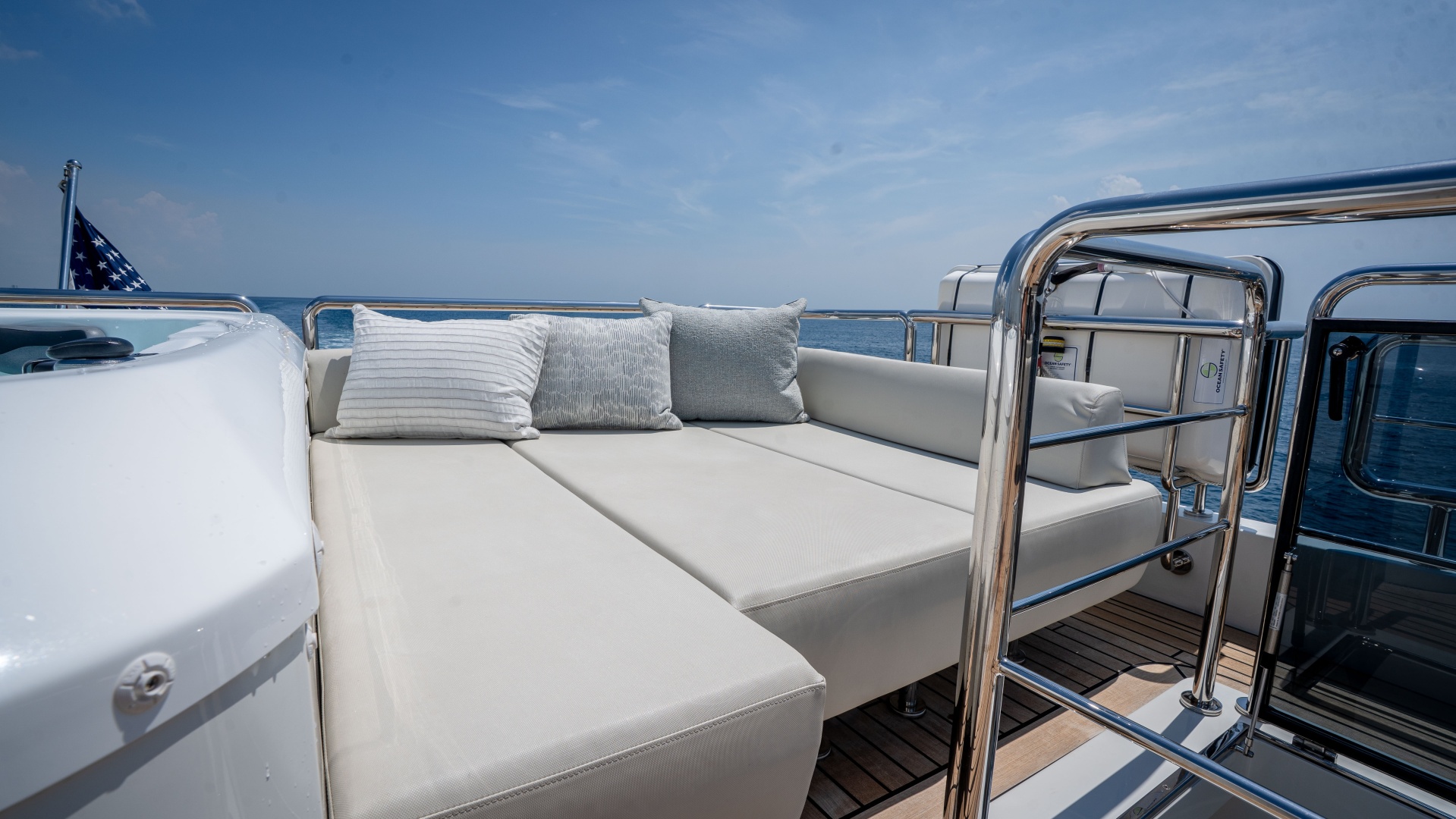2025 Ocean Alexander 32L