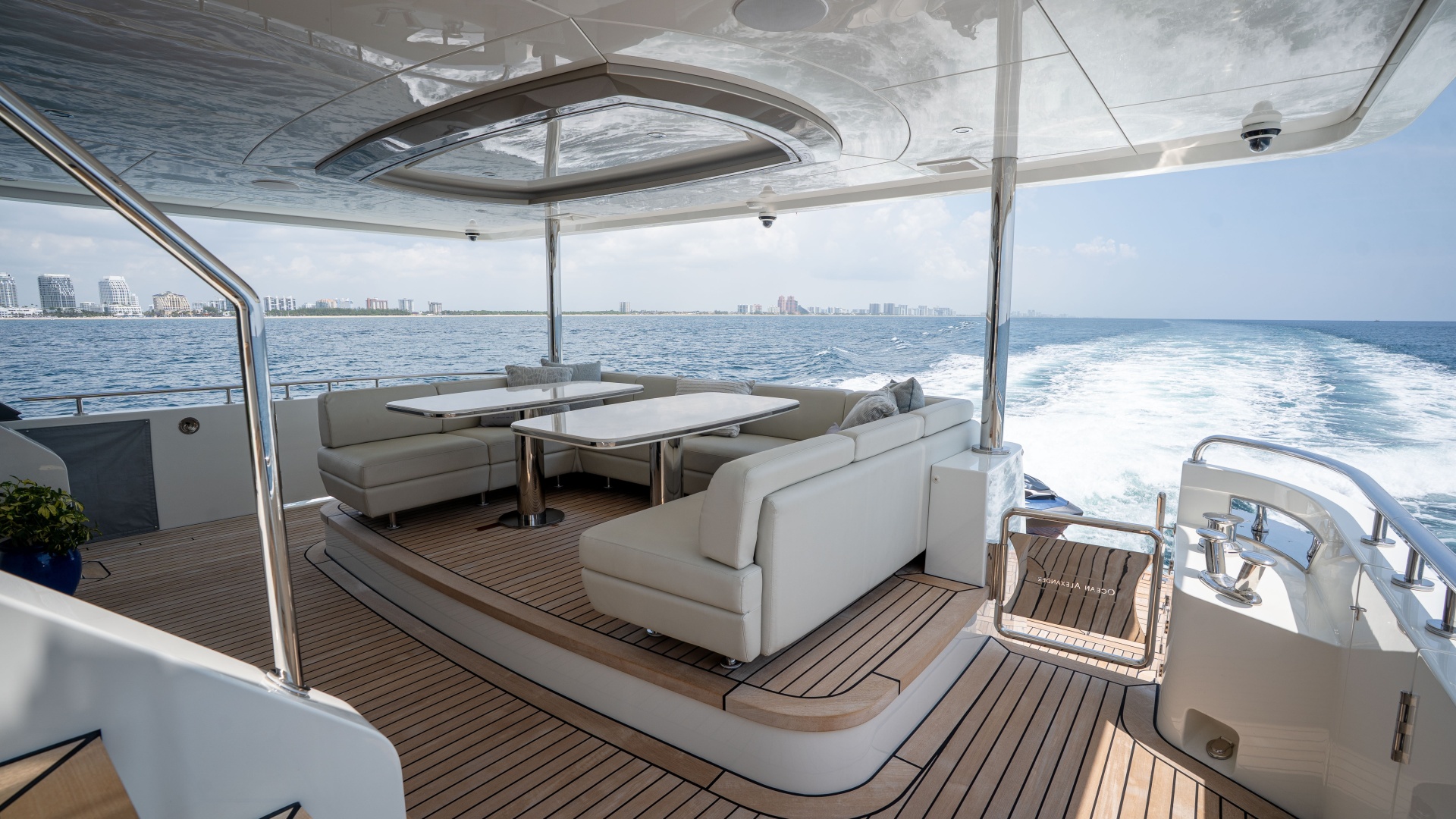 2025 Ocean Alexander 32L