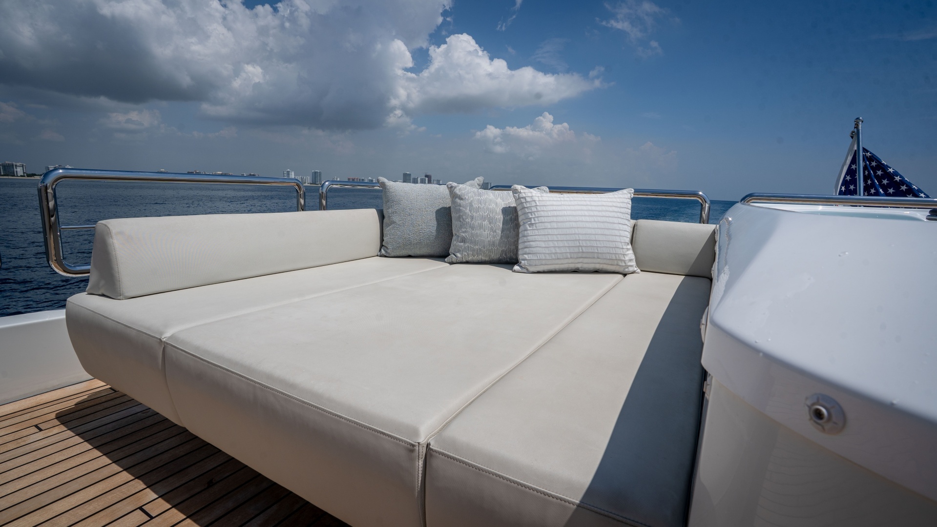 Ocean Alexander 32L Yacht For Sale