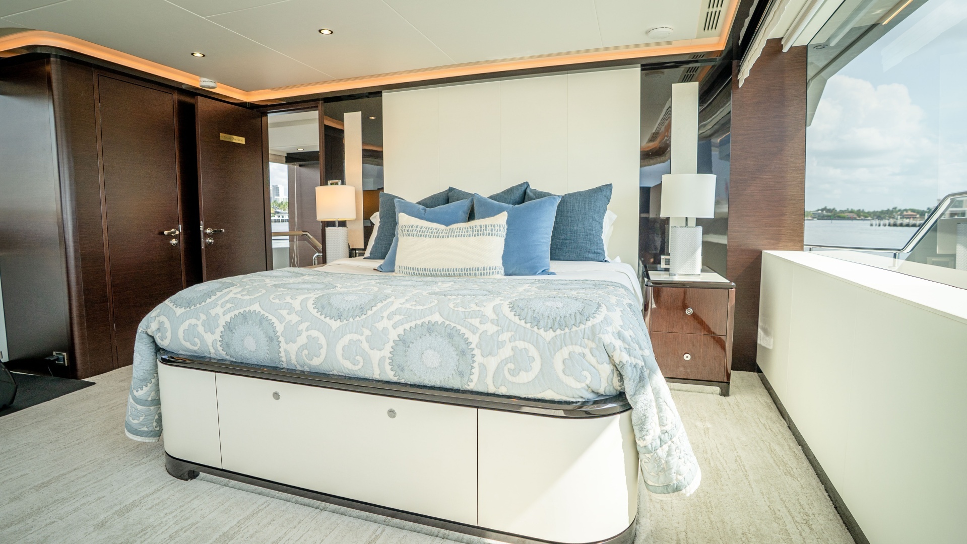 Ocean Alexander 32L Yacht For Sale