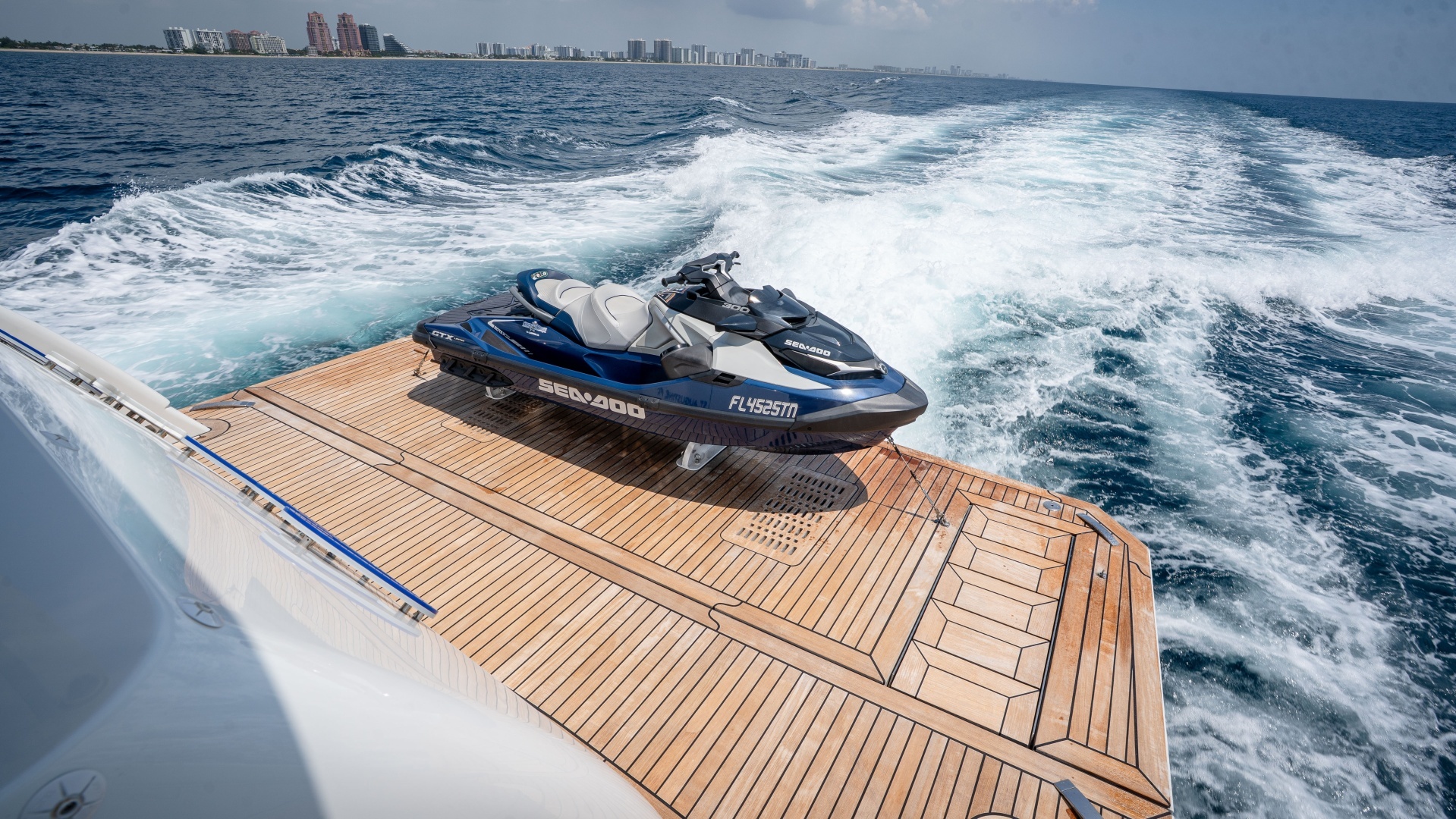 Ocean Alexander 32L Yacht For Sale