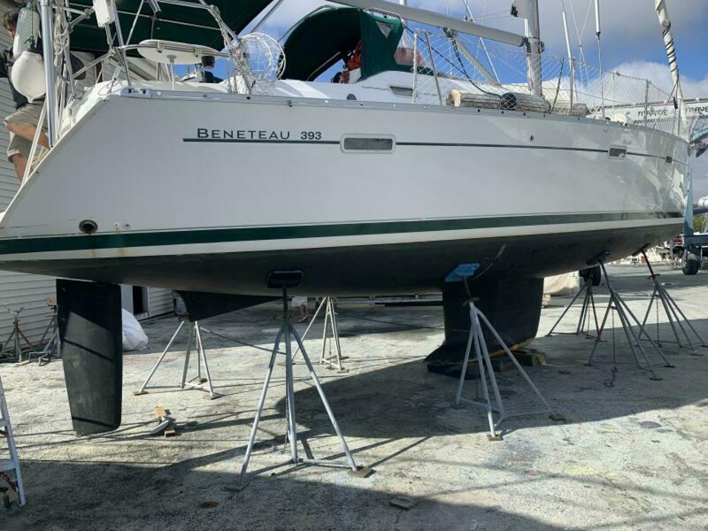 2004 Beneteau Oceanis 393
