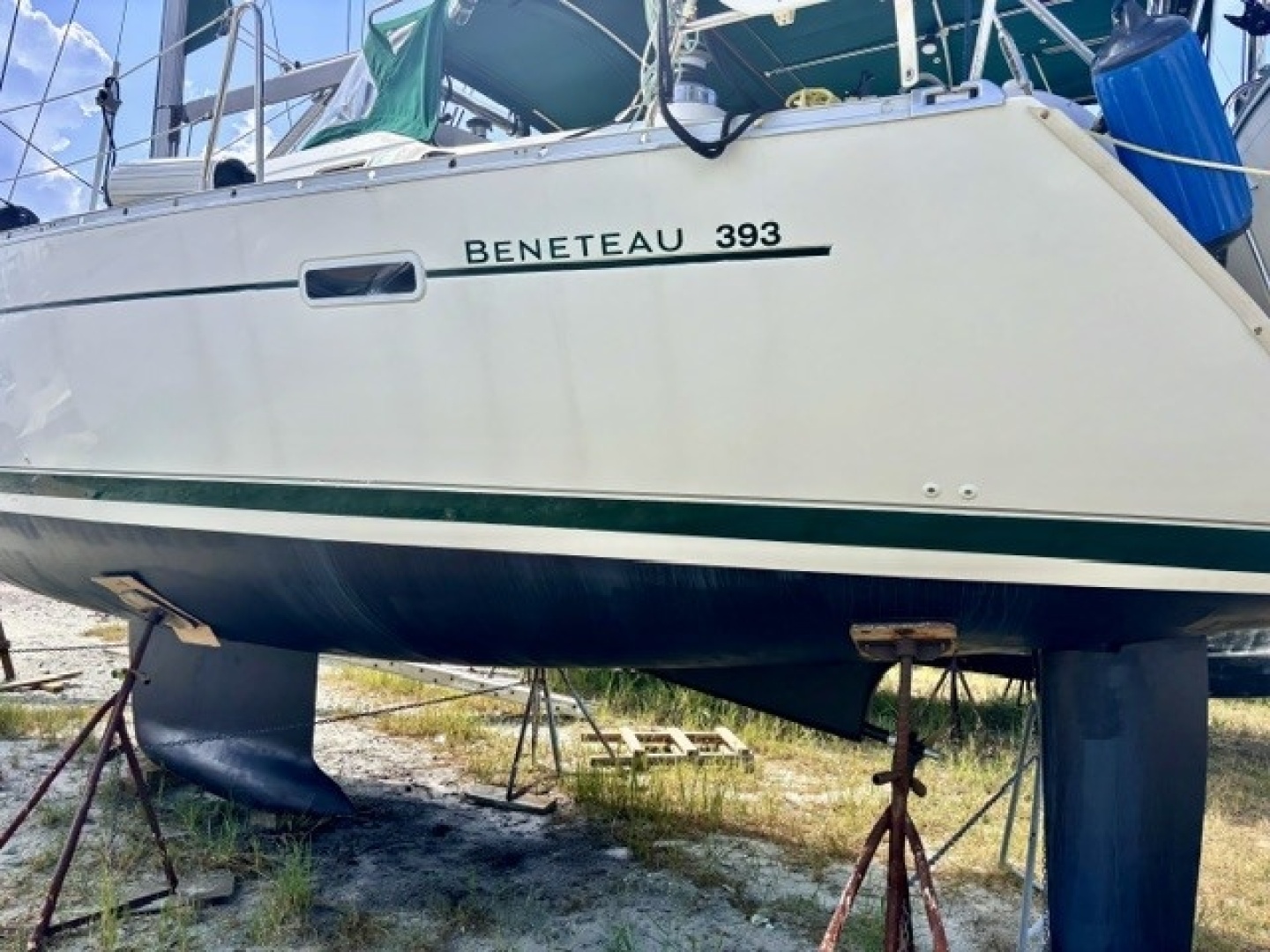 2004 Beneteau Oceanis 393
