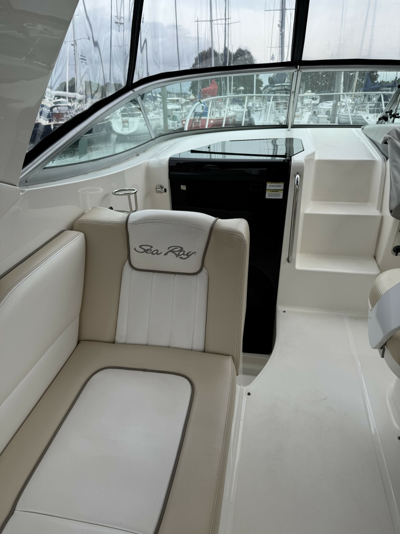 Sea Ray 310DA — IT’S ABOUT TIME II - Photo 3