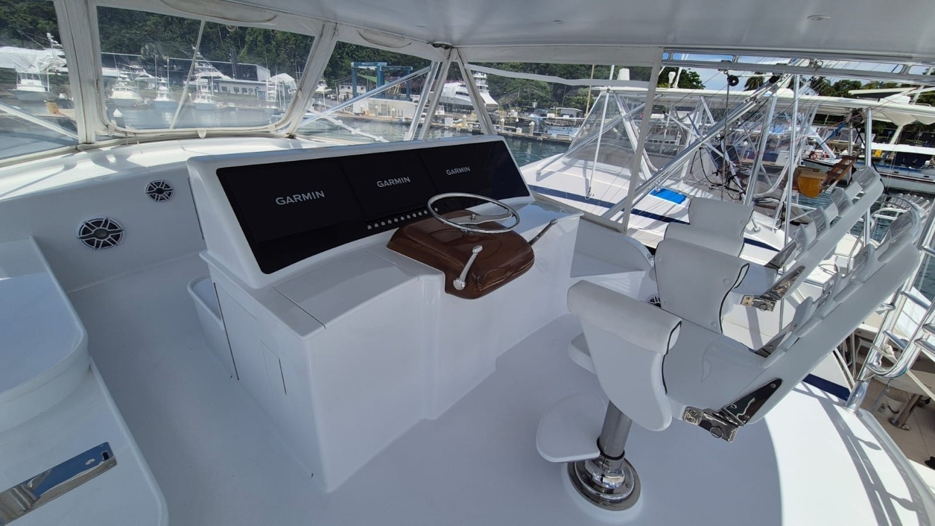 American Custom Yachts  Yacht For Sale