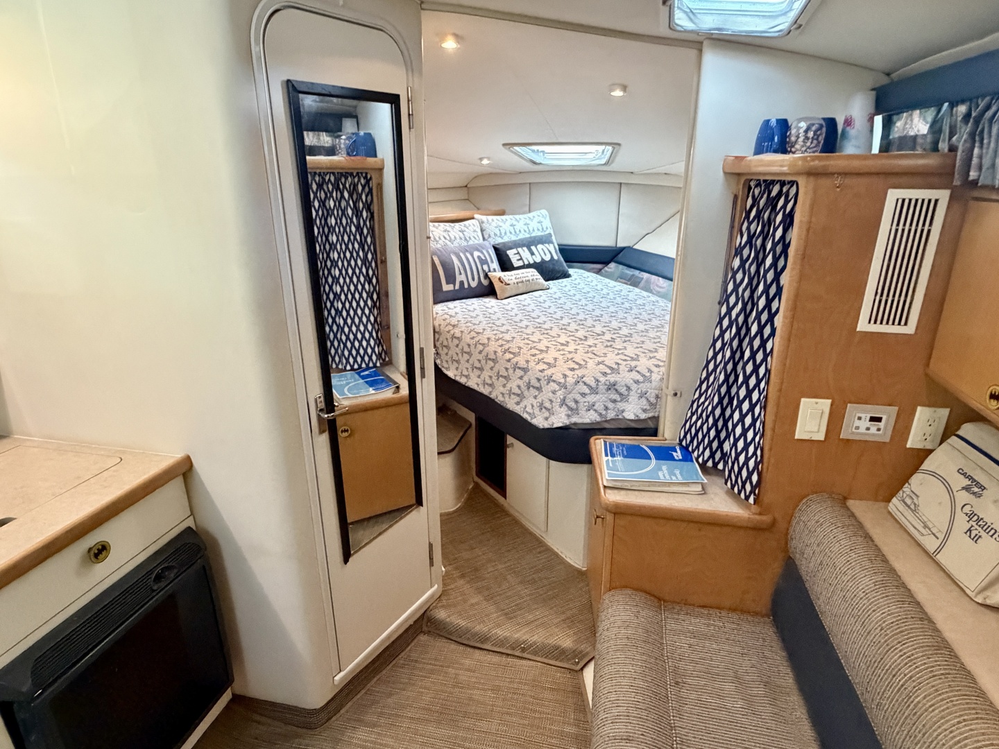 1996 Carver 310 Mid Cabin Express