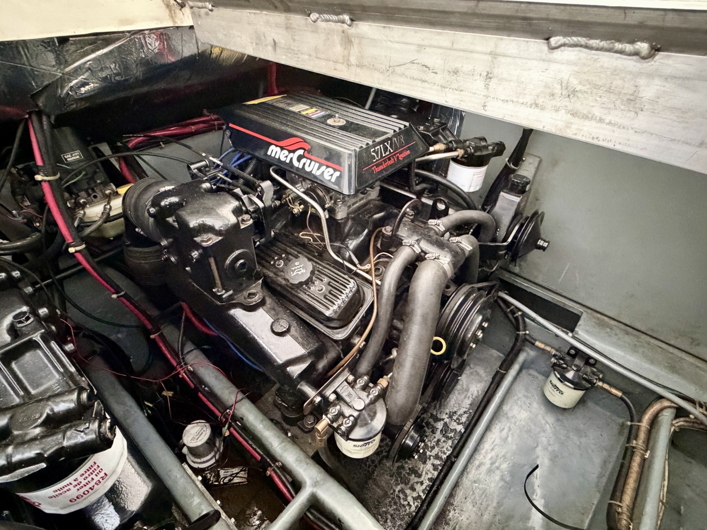 1996 Carver 310 Mid Cabin Express