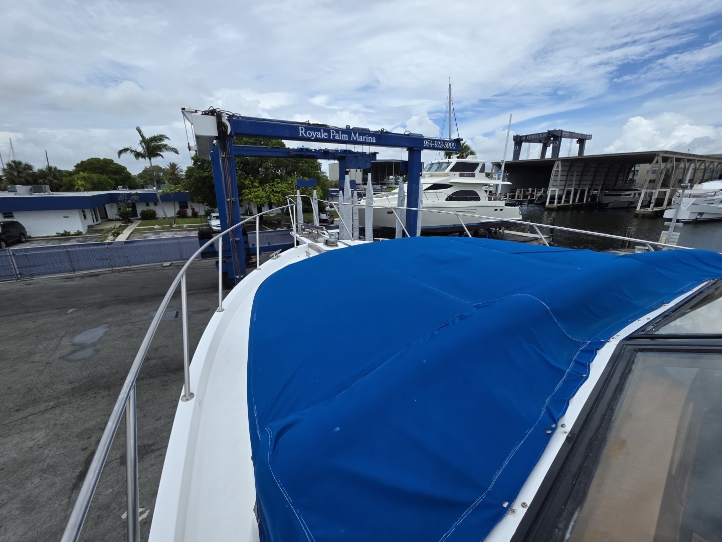 Ocean Alexander 60 Trawler Yacht For Sale