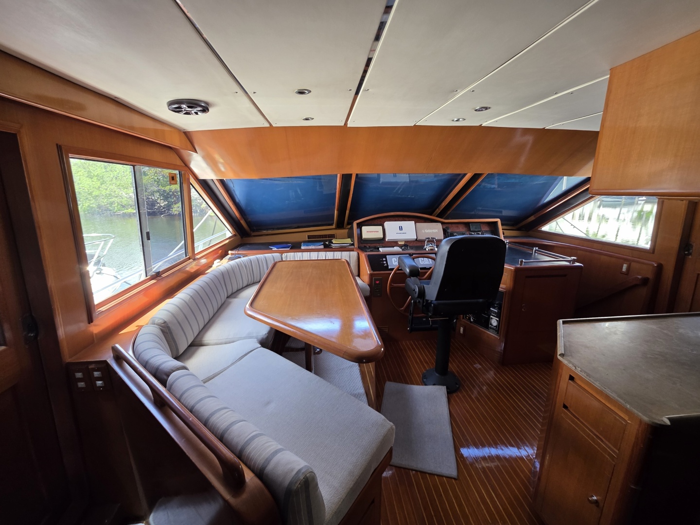 2000 Ocean Alexander 60 Trawler