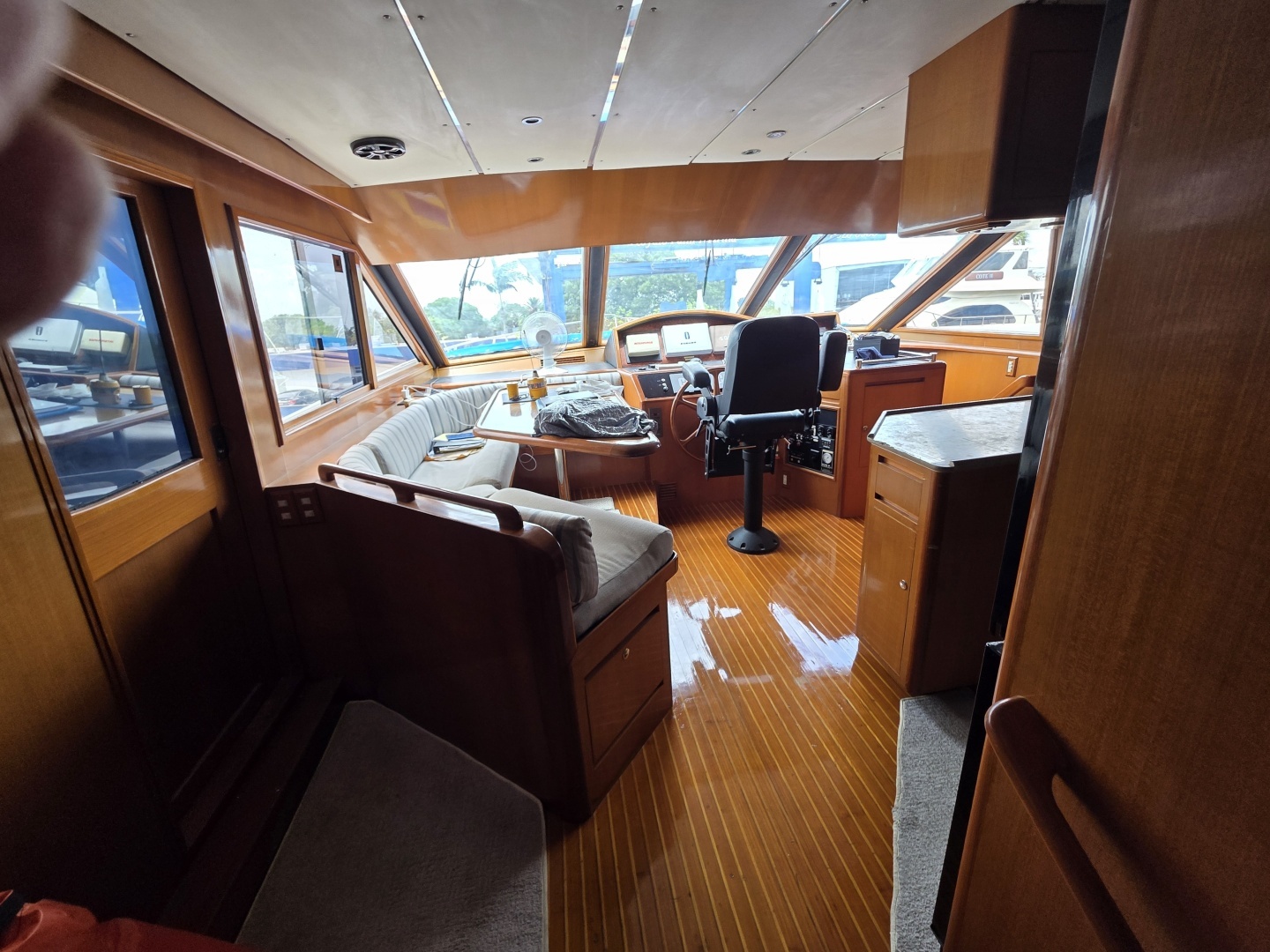Ocean Alexander 60 Trawler Yacht For Sale
