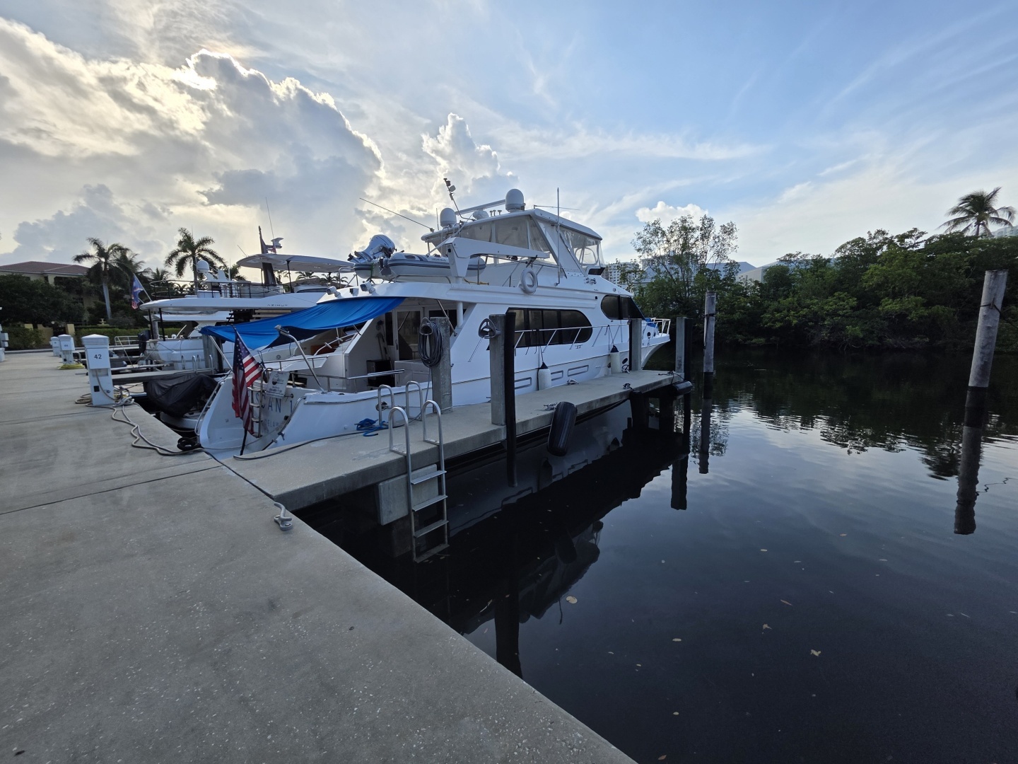 Ocean Alexander 60 Trawler