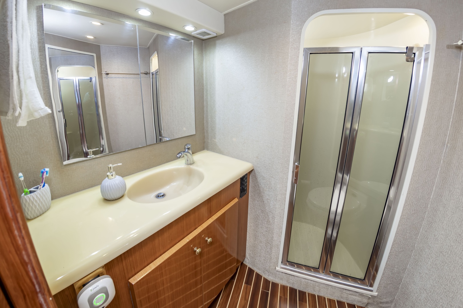 A 2 Z S 55ft Viking Yacht For Sale A 2 Z S 55ft Viking Yacht For Sale
