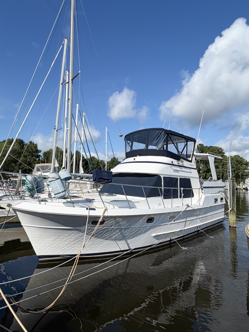 2006 Heritage East 36 Sundeck