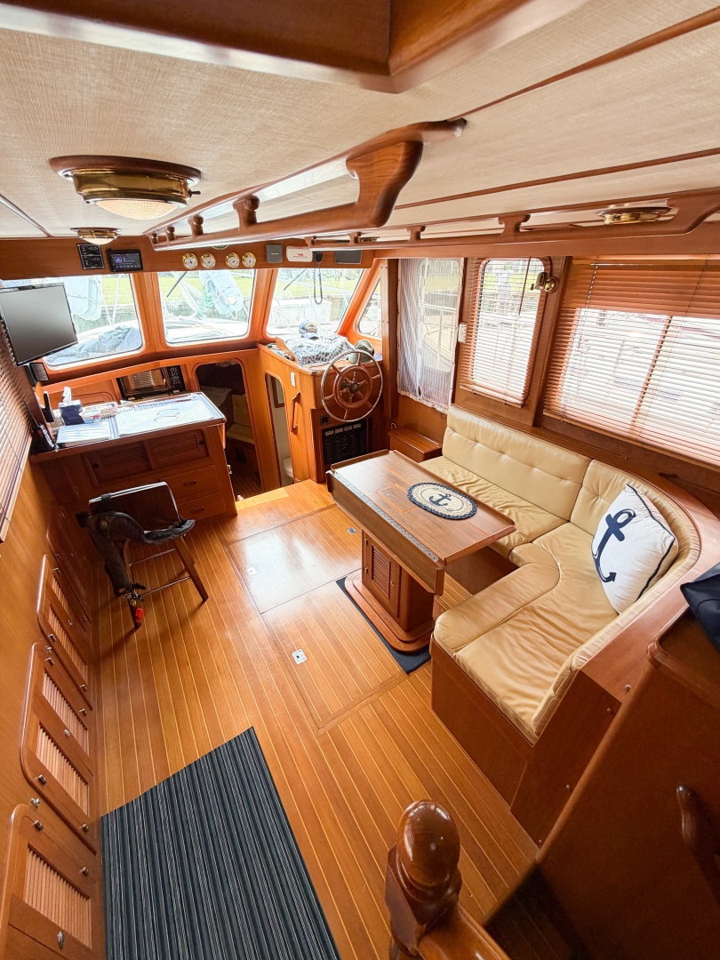 2006 Heritage East 36 Sundeck