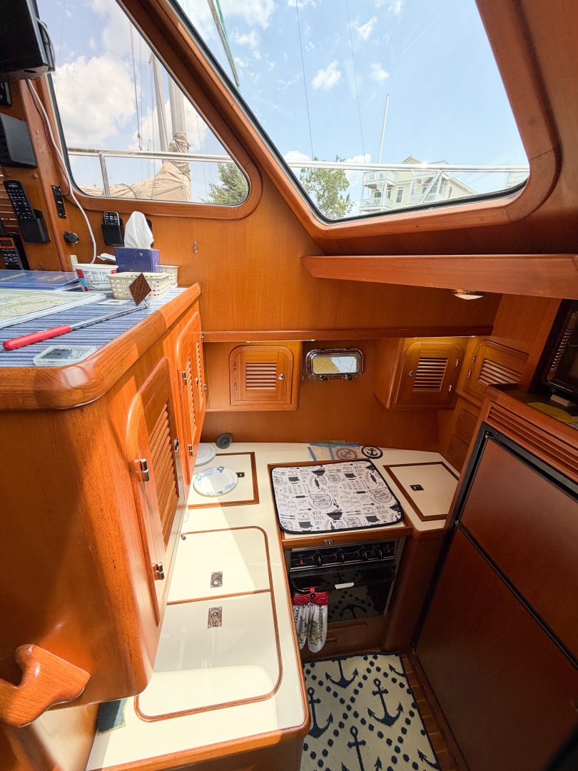 2006 Heritage East 36 Sundeck