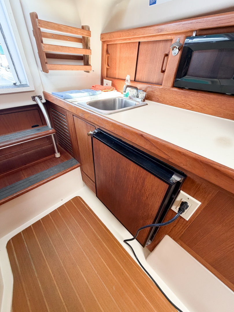 2000 Mainship Pilot 30