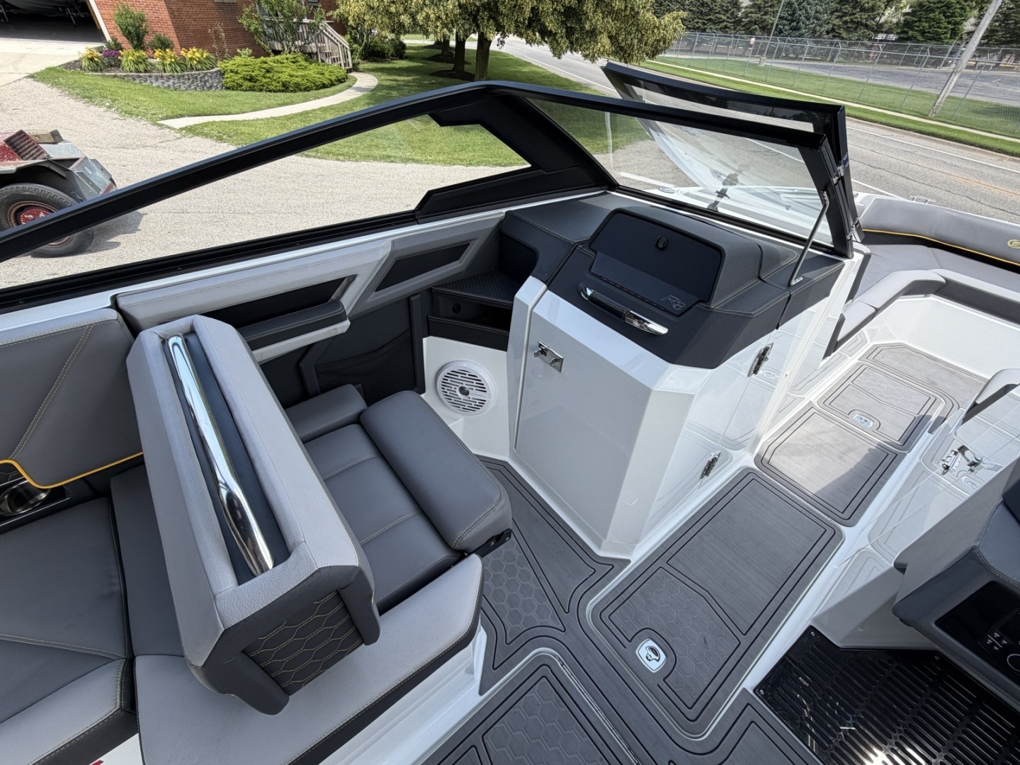 2021 Cobalt R8 Surf