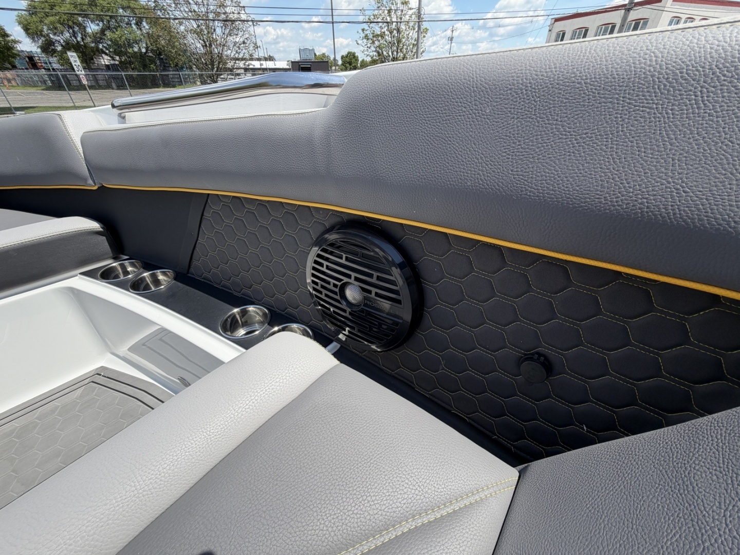 2021 Cobalt R8 Surf
