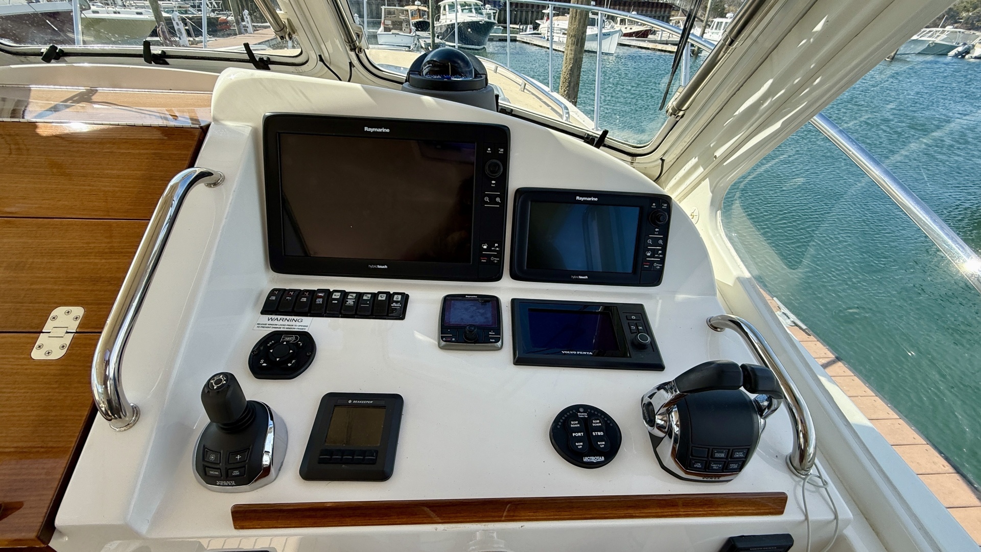 MJM 40z Yacht For Sale