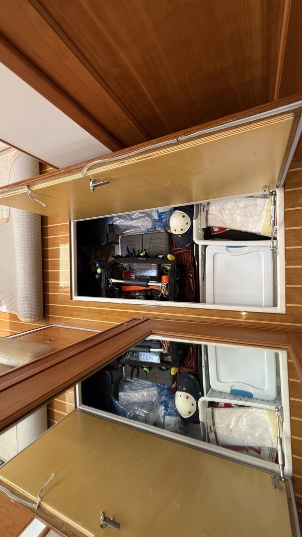 MJM 40z Yacht For Sale