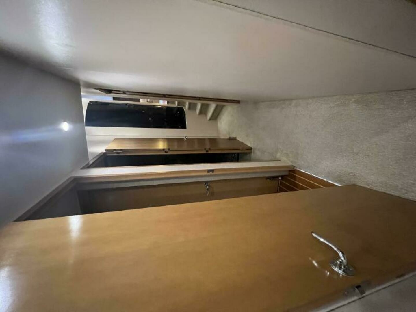 Hatteras 60 Convertible Yacht For Sale