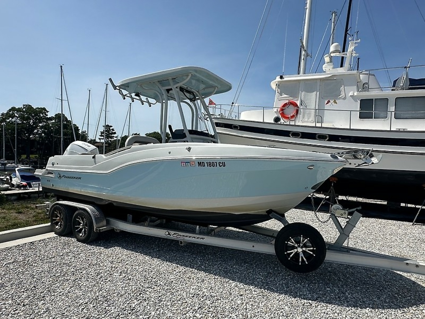 2023 Crownline 230 Finseeker