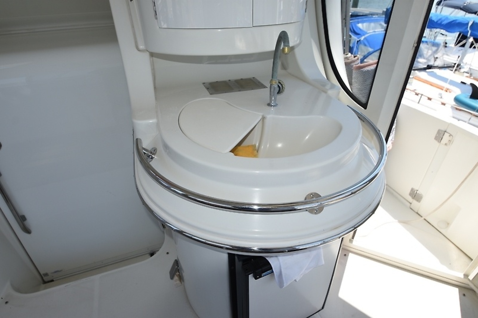 Carver 466 Motor Yacht Yacht For Sale
